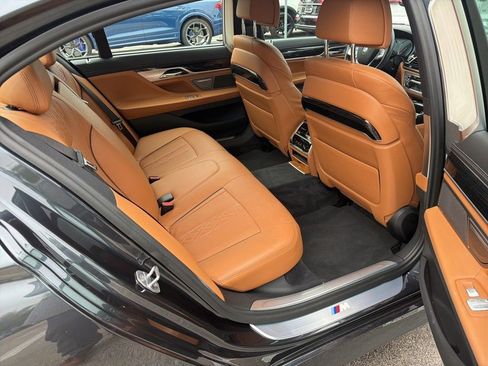 Used 2017 BMW 750i xDrive 750i xDrive image 10