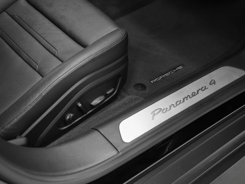 Certified 2023 Porsche Panamera AWD/4WD image 20