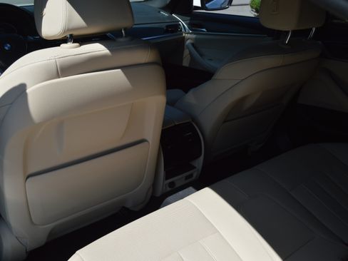 Used 2022 BMW 530i w/ Convenience Package RWD image 30