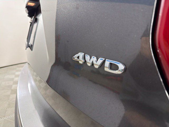 Used 2017 Ford Explorer XLT w/ Equipment Group 202A AWD/4WD image 19
