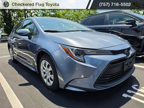 Certified 2025 Toyota Corolla LE FWD image 3