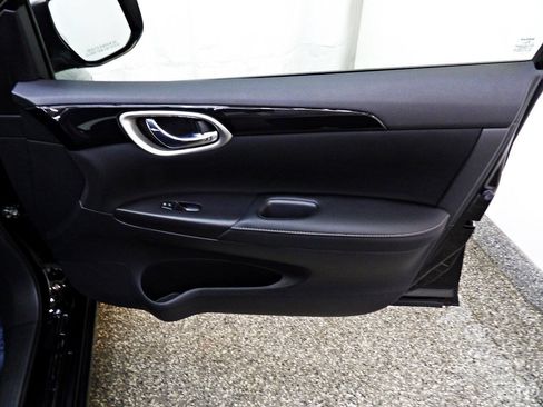 Used 2019 Nissan Sentra SV FWD image 11