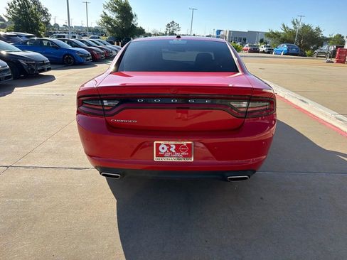 Used 2022 Dodge Charger SXT RWD image 4