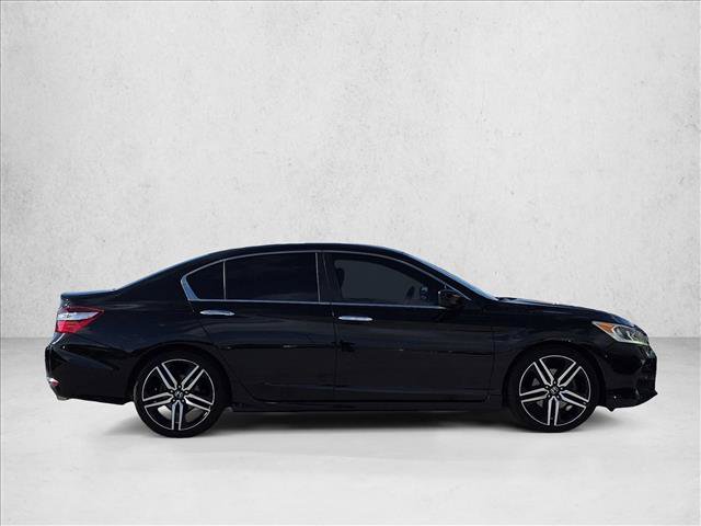 Used 2017 Honda Accord Sport image 4