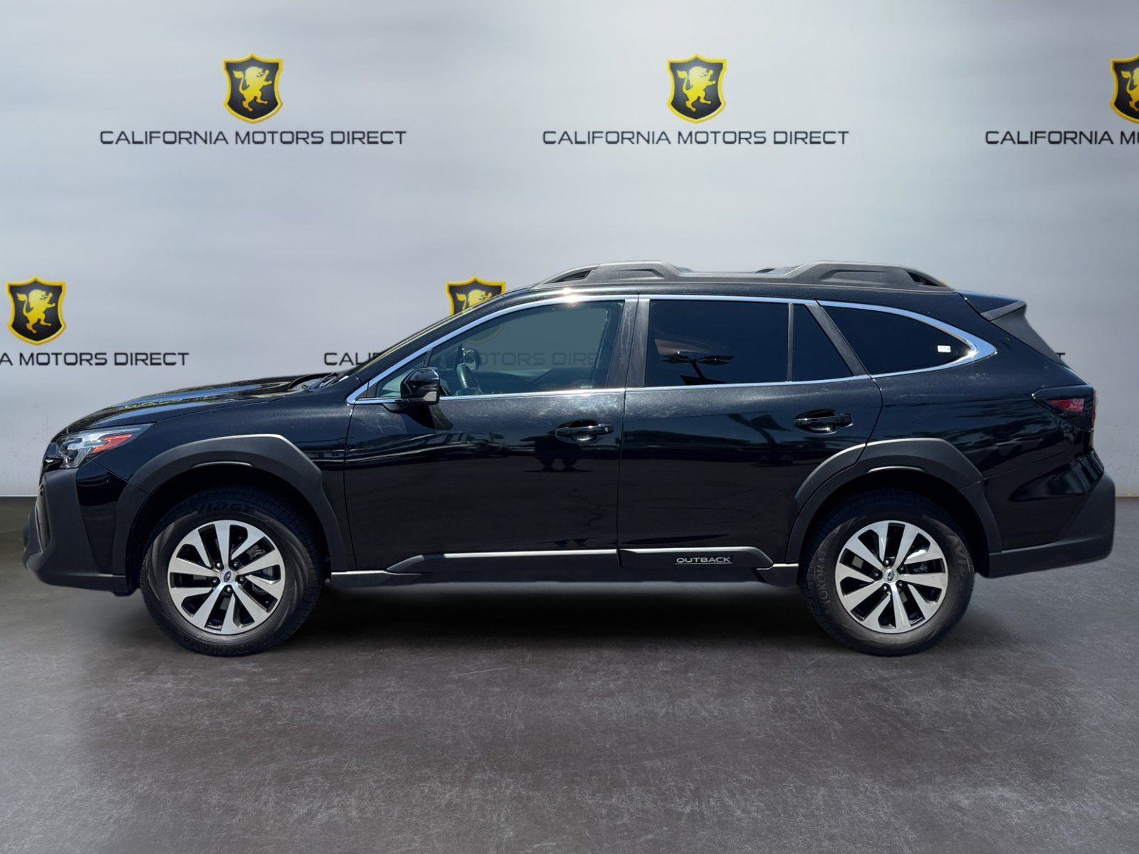 Used 2023 Subaru Outback Premium AWD/4WD image 2