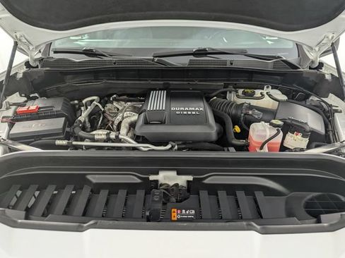 Used 2024 GMC Sierra 1500 Elevation w/ LPO, Elevation Black Package AWD/4WD image 10