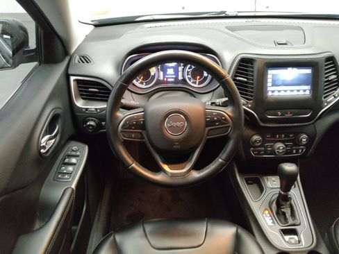 Used 2019 Jeep Cherokee Latitude Plus w/ Comfort/Convenience Group FWD image 22