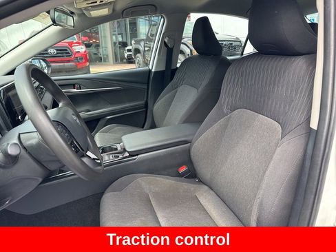 Used 2025 Toyota Camry LE image 12