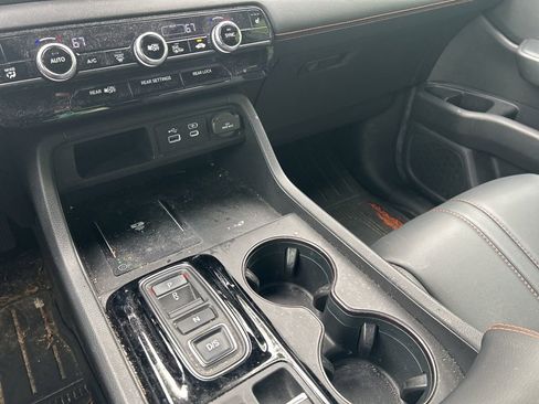 Used 2024 Honda Pilot TrailSport image 6