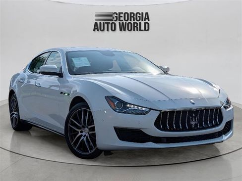 Used 2018 Maserati Ghibli S RWD image 11