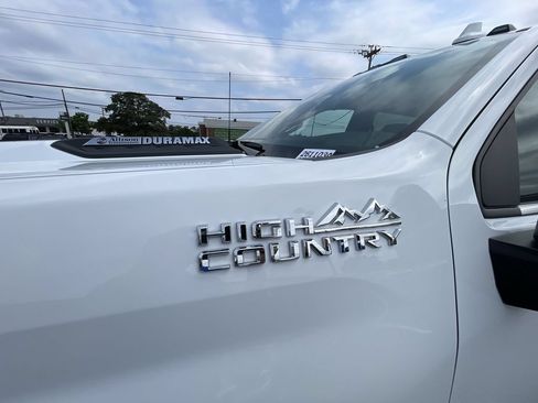 Certified 2026 Chevrolet Silverado 3500 High Country AWD/4WD image 31