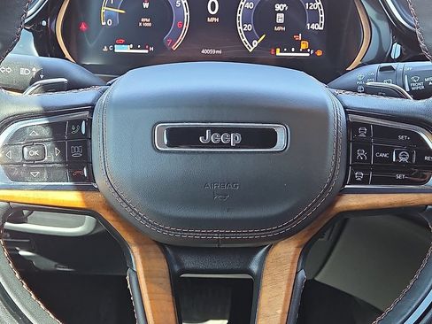 Used 2023 Jeep Grand Cherokee L Summit AWD/4WD image 30