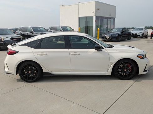 Used 2025 Honda Civic Type R image 4