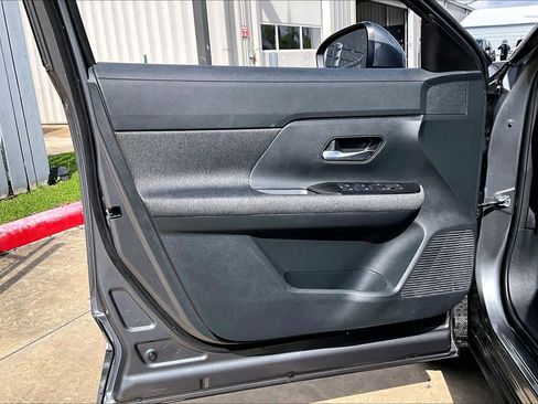 Used 2025 Nissan Kicks SV FWD image 20