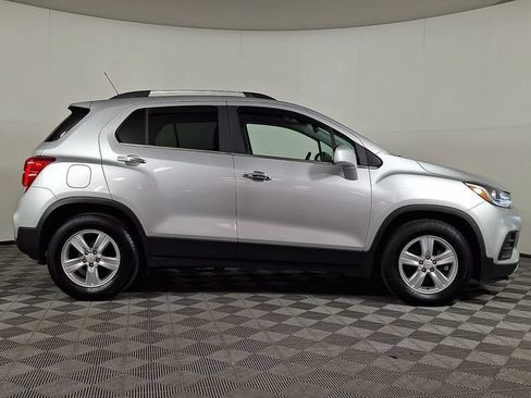 Used 2019 Chevrolet Trax LT w/ LT Convenience Package FWD image 10