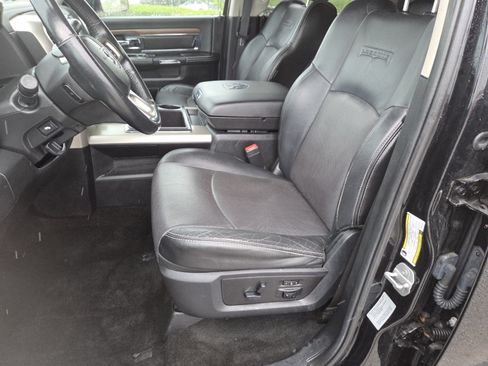 Used 2015 RAM 2500 Laramie w/ Black Appearance Group AWD/4WD image 25
