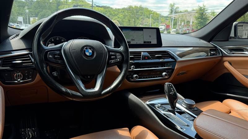 Used 2018 BMW 530i xDrive AWD/4WD image 26