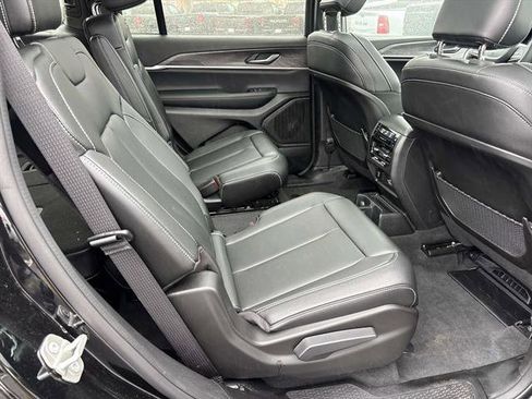 Used 2024 Jeep Grand Cherokee L Limited AWD/4WD image 14