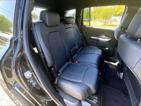 Used 2025 Mercedes-Benz GLB 250 image 22