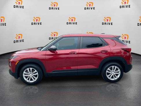Used 2021 Chevrolet TrailBlazer LS FWD image 2