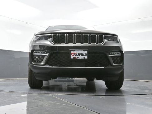 New 2025 Jeep Grand Cherokee Limited w/ Luxury Tech Group II image 41