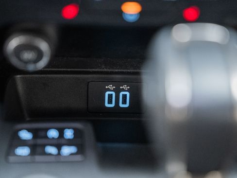 Certified 2019 Ford Ranger Lariat w/ Equipment Group 501A Mid image 32