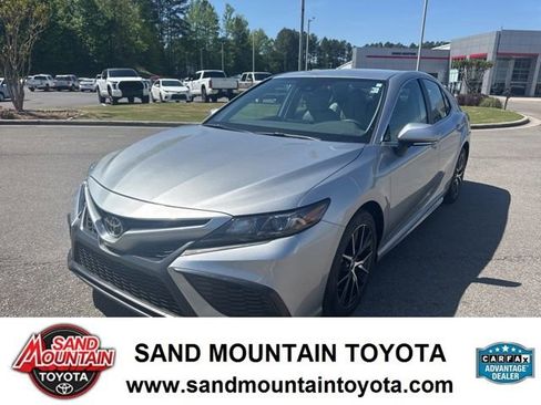 Used 2024 Toyota Camry SE w/ Convenience Package image 7