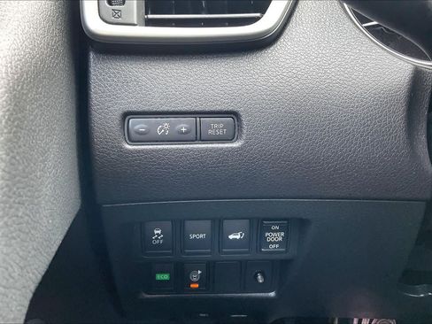 Used 2016 Nissan Rogue SV w/ SV Premium Package FWD image 34
