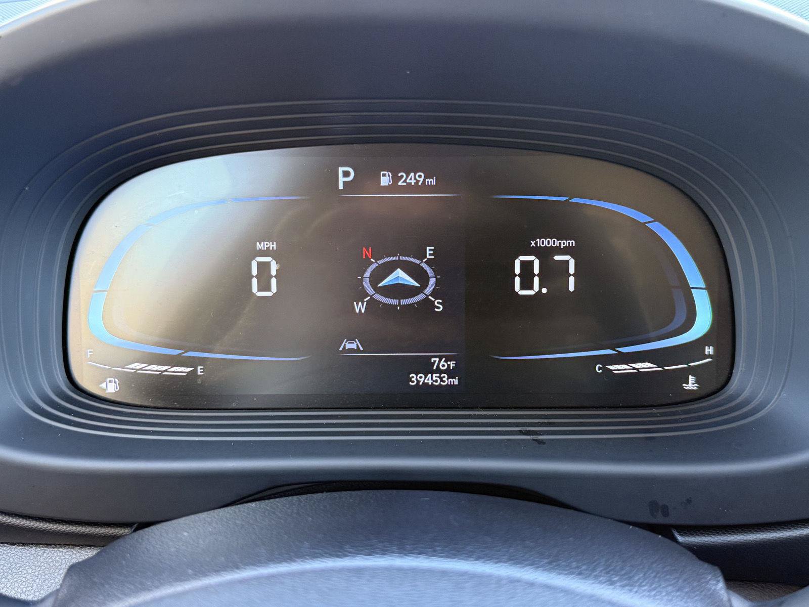 Used 2024 Hyundai Venue Limited FWD image 30
