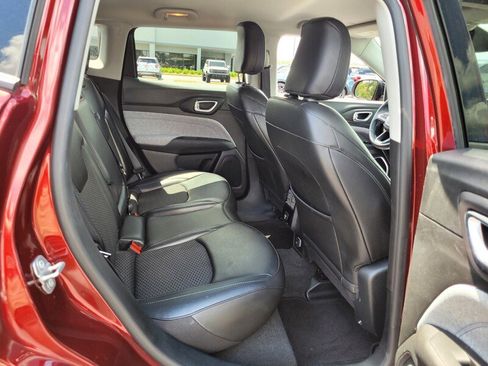 Used 2022 Jeep Compass Latitude image 15