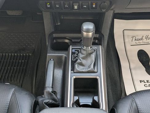 Used 2022 Toyota Tacoma Limited image 18