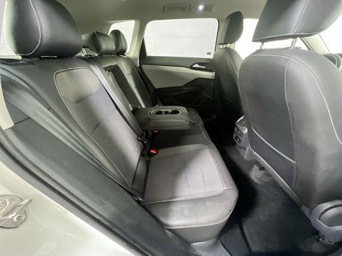 Used 2022 Volkswagen Taos SE image 26