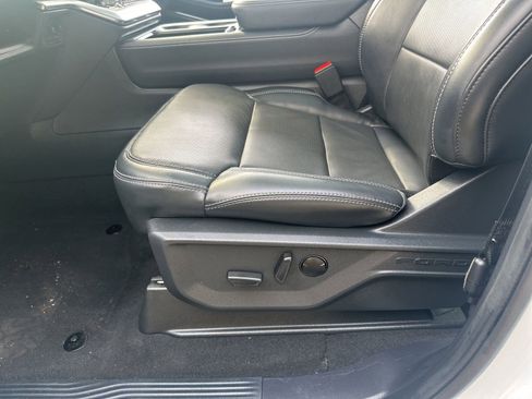 Used 2025 Ford Expedition Platinum AWD/4WD image 22