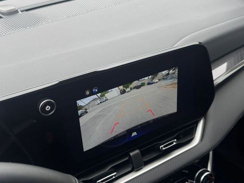 Used 2025 Chevrolet Equinox LT FWD image 24