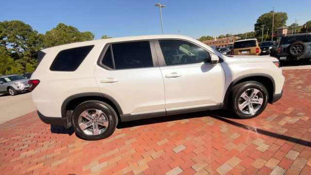 Used 2024 Honda Pilot EX-L image 2