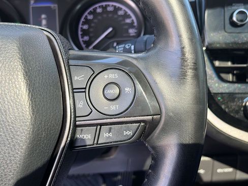 Used 2021 Toyota Camry SE w/ Cold Weather Package image 14