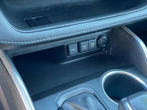 Used 2021 Toyota Highlander LE image 20