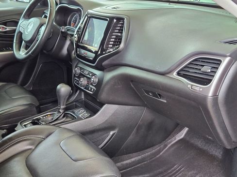 Used 2019 Jeep Cherokee Limited FWD image 26