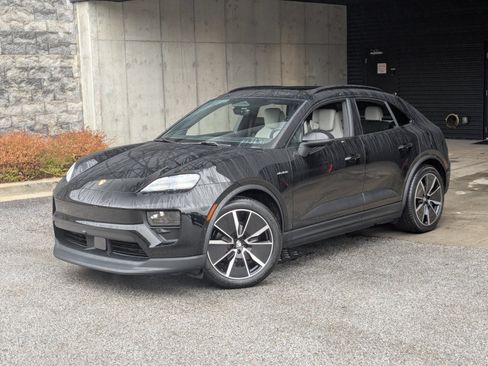 New 2026 Porsche Macan 4 Electric AWD/4WD image 1