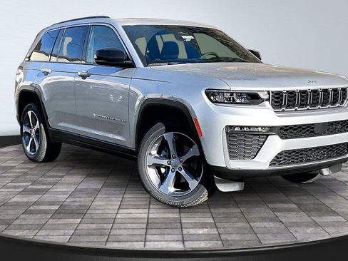New 2026 Jeep Grand Cherokee Limited w/ Trailer Tow Package AWD/4WD image 1