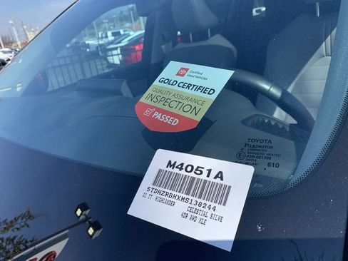 Used 2021 Toyota Highlander XLE image 41