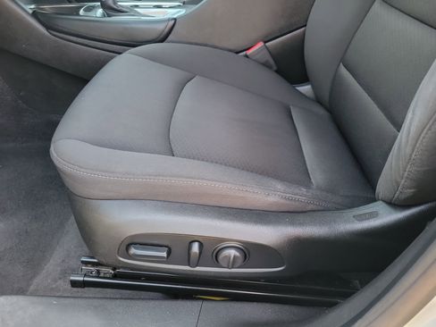 Used 2018 Chevrolet Malibu LT w/ Redline Edition image 5