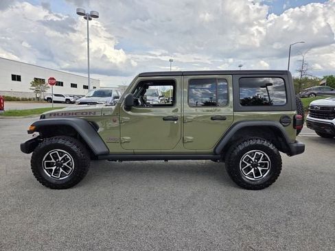 Used 2025 Jeep Wrangler Unlimited Rubicon w/ Safety Group AWD/4WD image 2