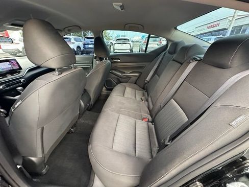 Used 2022 Nissan Altima 2.5 S FWD image 28