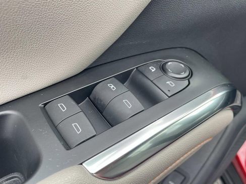 Used 2024 Chevrolet Traverse LT w/ Midnight/Sport Edition image 17