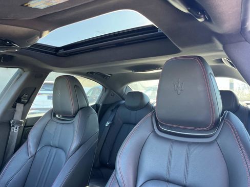 Used 2018 Maserati Ghibli GranSport image 22