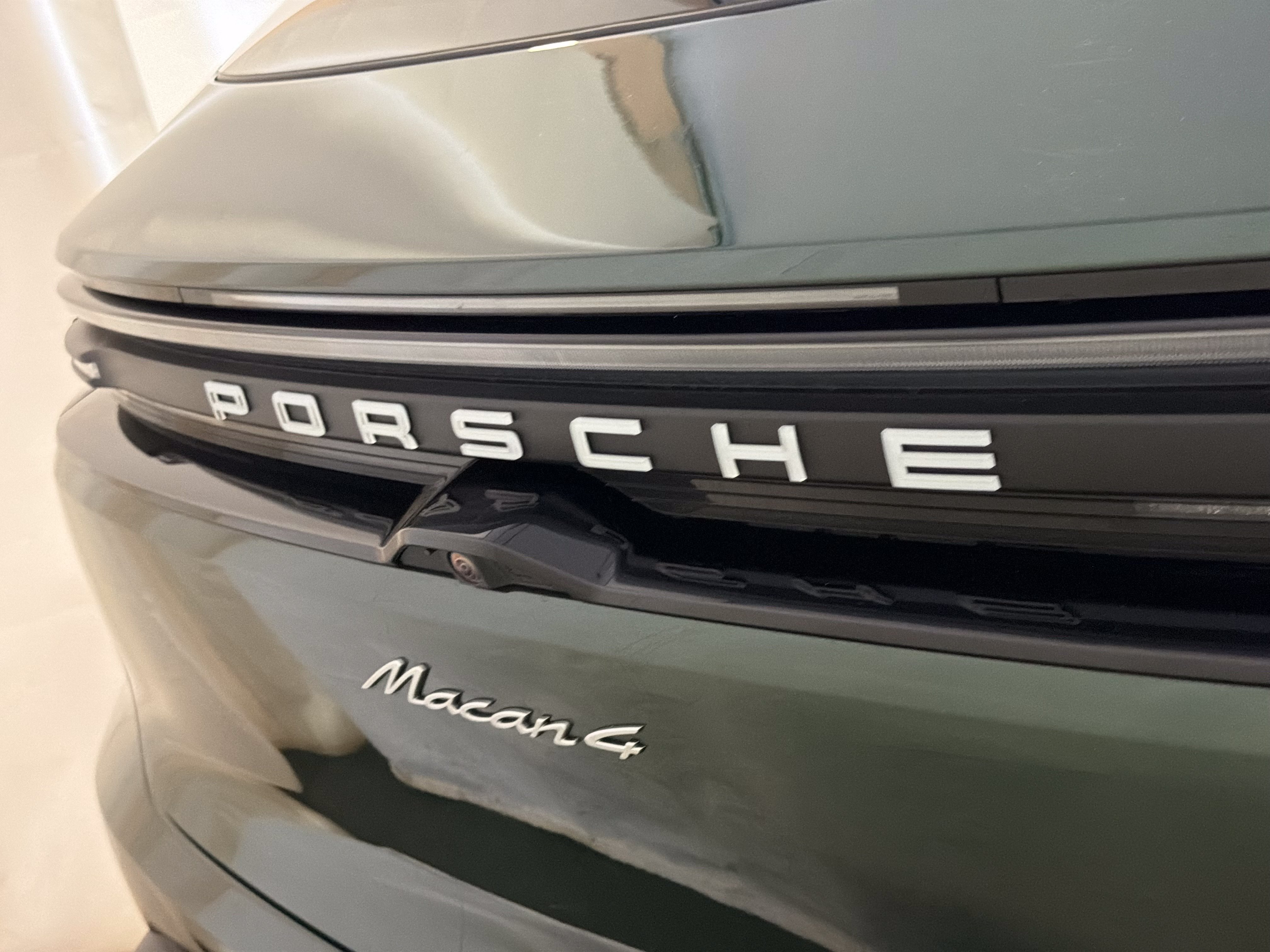 Certified 2026 Porsche Macan 4 Electric AWD/4WD image 26