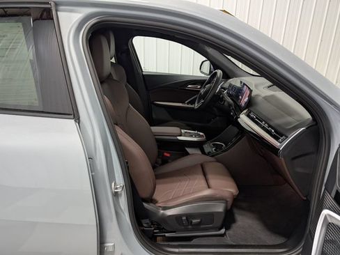 Used 2025 BMW X2 xDrive28i w/ M Sport Package AWD/4WD image 27