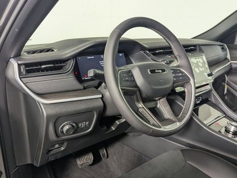 New 2026 Jeep Grand Cherokee L 2WD image 13