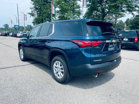 Used 2022 Chevrolet Traverse LS FWD image 3